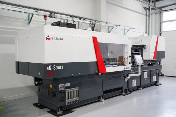 Plastima Used Machinery - Injection Moulding Machine Ferromatik Milacron eQ 280 2023 Front
